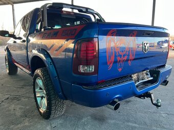 DODGE RAM 5.7 HEMI 4X4 model roku 2015 - 4