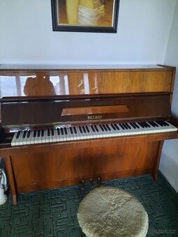 Piano PETROF - 4