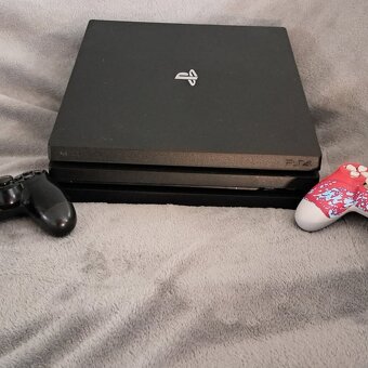 PlayStation 4 PRO - 4