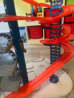 Hot wheels Ultimátní mega garáž - 4