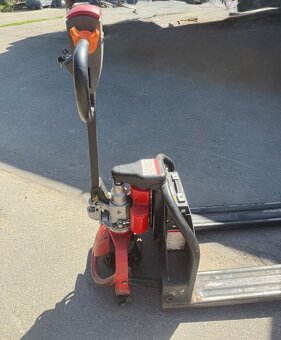 Prodám Elektrický Paletový vozík Heli - 4