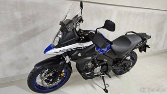 Suzuki V-Strom DL 650 XT ABS. rok 10/2023, najeto 7,9.t.km. - 4