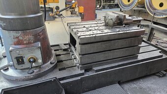 Radiální vrtačka RF50 - 4