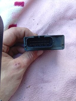 Suzuki Burgman 200 rok 2008 řídící jednotka - 4