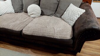 Velká pohovka v chesterfield stylu - 4