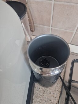 Kávovar Citiz & Milk Nespresso De'Longhi EN267WAE - 4