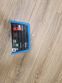 Victron phoenix 24/375 - 4