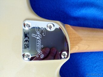 Predam el. gitaru Squier JAGUAR. - 4