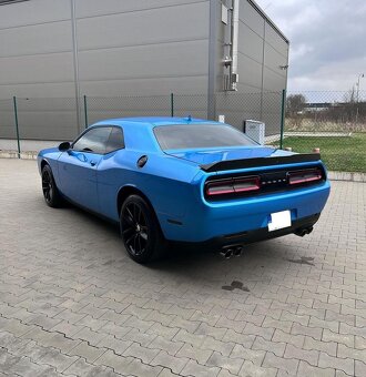 Dodge challenger R/T 5.7 HEMI V8 - 4
