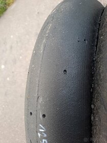 Pirelli 125/70-17 + 200/65-17 slick - 4