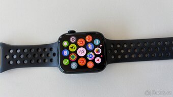 Apple Watch 7, Nike, 45mm, černé, GPS - 4