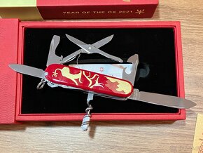 Victorinox Huntsman 2021 Year of Ox - 4