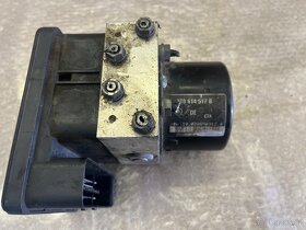 ŘÍDICÍ JEDNOTKA ABS 3T0614517B - 4