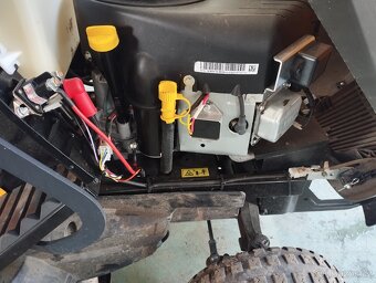 Stiga traktor na travu - 4