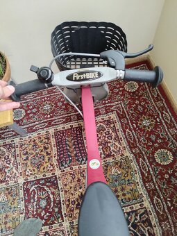 Odrážedlo First Bike - vínové - 4