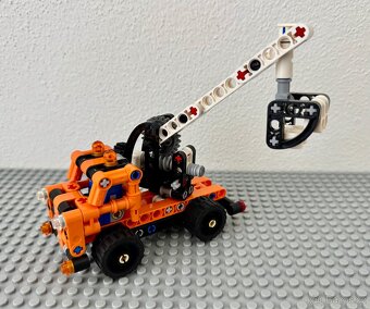 LEGO Technic 42088 - Pracovní plošina - 4