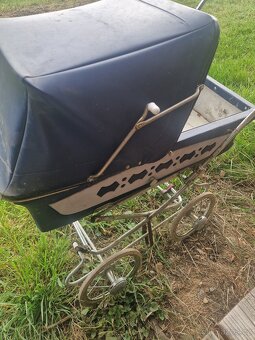 Starý dětský kočárek - 4
