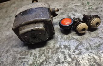 Věci na Zetor 25 - 4