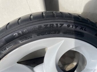 Alu kola 17 alfa romeo+ gumy 215/45 ZR 17 - 4