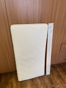 Postýlka a přebalovací komoda Ikea Sundvik - 4