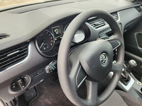 Škoda Octavia 1,6tdi 77kW najeto 1050km - 4