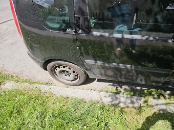 Prodám skoda roomster 1.4 nafta na náhradní díly - 4
