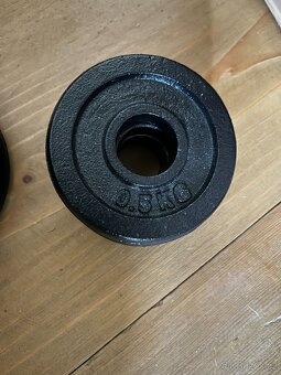 Závaží na činky s osou 30mm - 1kg a 0,5 kg - 4