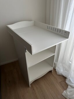 SMÅGÖRA Přebalovací pult/knihovna, bílá - 4