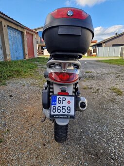 Piaggio Beverly 200 - 4