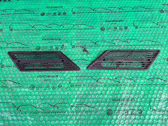 větrací mřížka zadního sloupku levá + pravá Škoda 120 113762 - 4