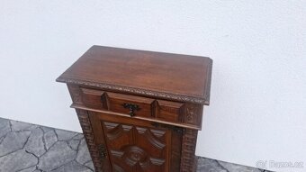 Masivní starožitná řezbovaná komoda - 4