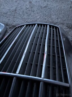 W123 predni maska kapoty - 4