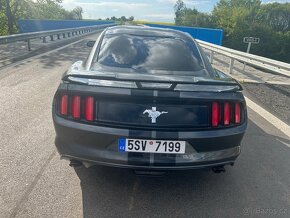 Ford Mustang 3,7 automat - 4