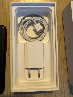 iPhone SE 2020 128GB bílý - 4