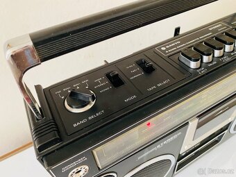 Radiomagnetofon/boombox Sanyo M4500KE, rok 1980 - 4