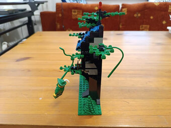 LEGO Castle 6054 Forestmen's Hideout - 4