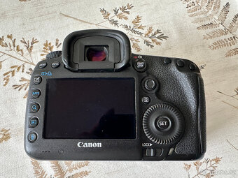 Canon 5D Mark III - 4