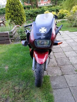 Suzuki GSX 1100 F - 4