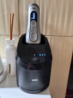 Braun Series 9 9292cc Wet&Dry – dobrý stav, čistící stanice - 4