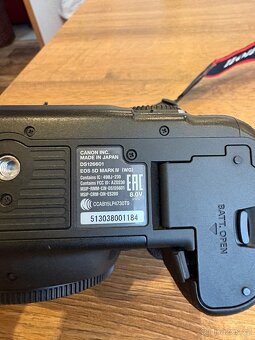 Canon eos 5D mark iv - 4