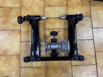 Prodám BLACKBURN Tech Fluid Trainer ( trenažer na kolo) - 4