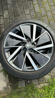 Prodám originál ALU Škoda VEGA AERO 225/45/18 5x112 Pirelli - 4