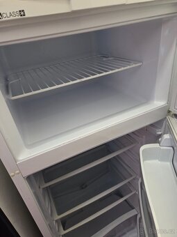Lednice s mrazákem Indesit (kombinovaná lednice) - 4