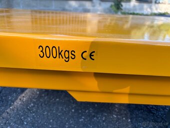 Pojezdový hydraulický zvedací stůl - 4