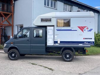 MERCEDES SPRINTER 4X4 2,2TD DOBLECAB. + nástavba - 4