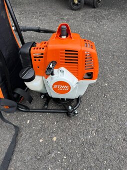 Prodám ZÁDOVÝ MOTOROVÝ KŘOVINOŘEZ a nůžky na živé ploty. - 4