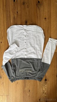 Dámské tričko s kapucí a halenka - 4