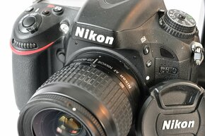 Nikon D610 + 2. baterie + 28-80mm Nikkor + prislusenstvi - 4
