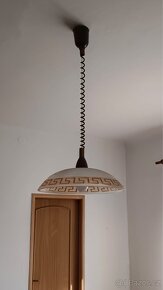 Sedačka + 2x stropní lustr + nástěnná lampa - 4