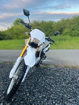Yuki 125 TR - 4